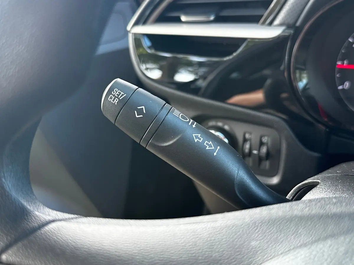 1.2 Edition | BROEKHUIS ONDERHOUDEN| EERSTE EIGENAAR| APPLE CARPLAY/ANDROID AUTO| PARKEERSENSOREN ACHTER| DAB ONTVANGER| CRUISE CONTROL| GETINT GLAS| AIRCO| 16" LM-VELGEN|