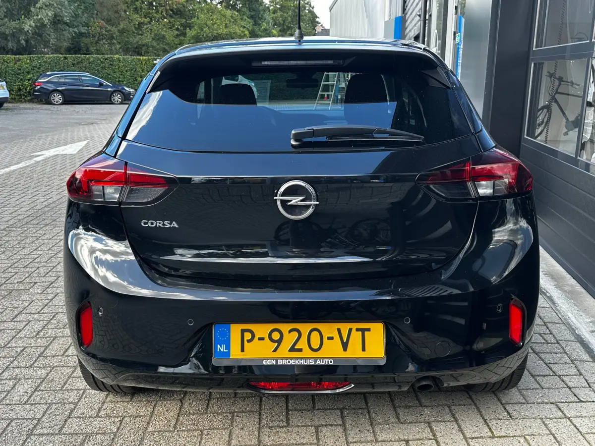 1.2 Edition | BROEKHUIS ONDERHOUDEN| EERSTE EIGENAAR| APPLE CARPLAY/ANDROID AUTO| PARKEERSENSOREN ACHTER| DAB ONTVANGER| CRUISE CONTROL| GETINT GLAS| AIRCO| 16" LM-VELGEN|