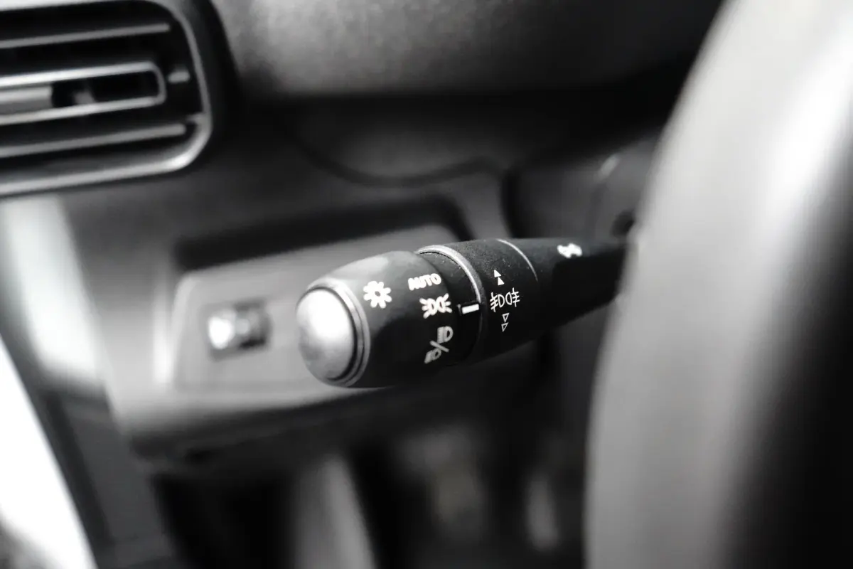 1.5 BlueHDi 100 S&S L2 Camera | Houten Laadvloer | Carplay | Digitaal Dashboard | Airco | Cruise Control | DAB | Achteruitrijcamera | Airco | Apple Carplay/Android Auto|telefoonintegratie pr