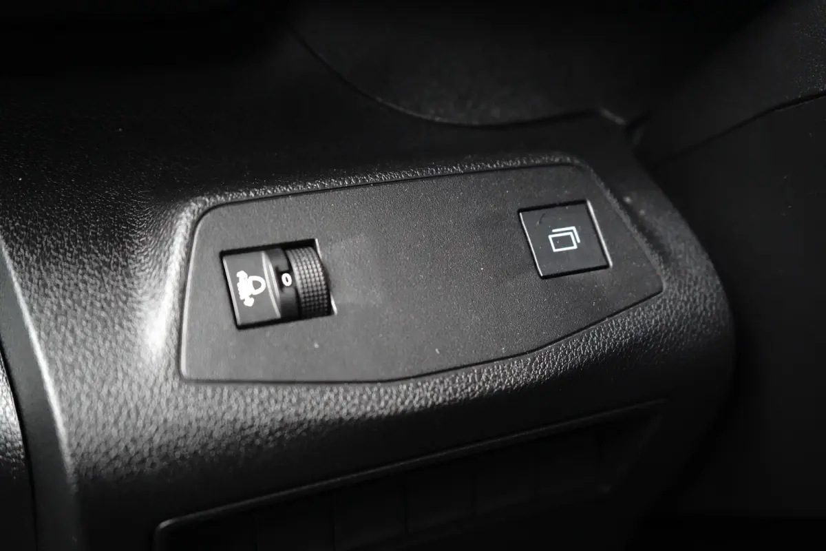 1.5 BlueHDi 100 S&S L2 Camera | Houten Laadvloer | Carplay | Digitaal Dashboard | Airco | Cruise Control | DAB | Achteruitrijcamera | Airco | Apple Carplay/Android Auto|telefoonintegratie pr
