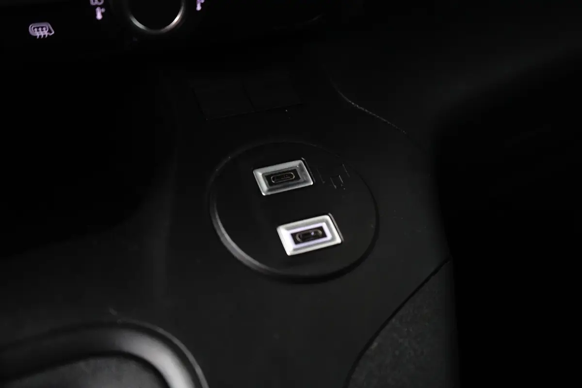 1.5 BlueHDi 100 S&S L2 Camera | Houten Laadvloer | Carplay | Digitaal Dashboard | Airco | Cruise Control | DAB | Achteruitrijcamera | Airco | Apple Carplay/Android Auto|telefoonintegratie pr