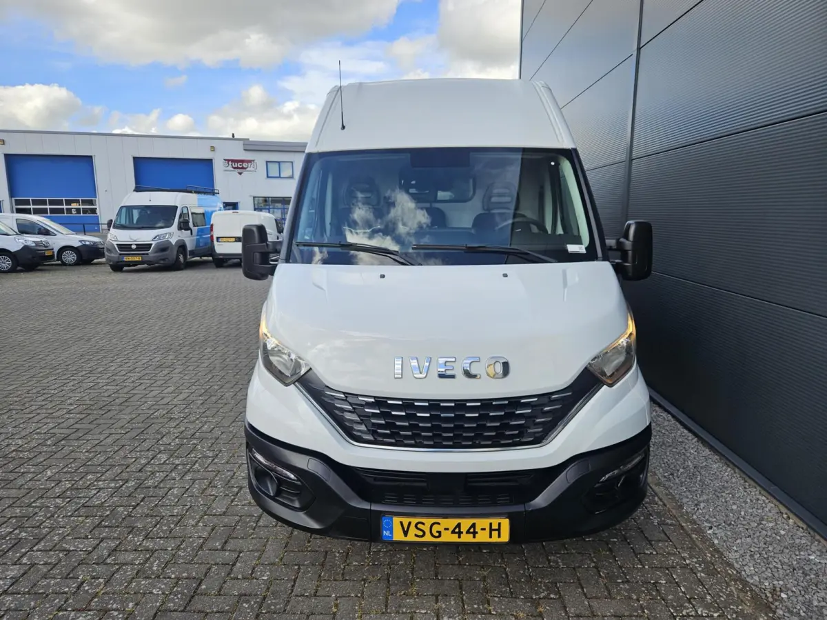 2.3 L4H2Hi-Matic Dubbel lucht 157pk Uitklap lift