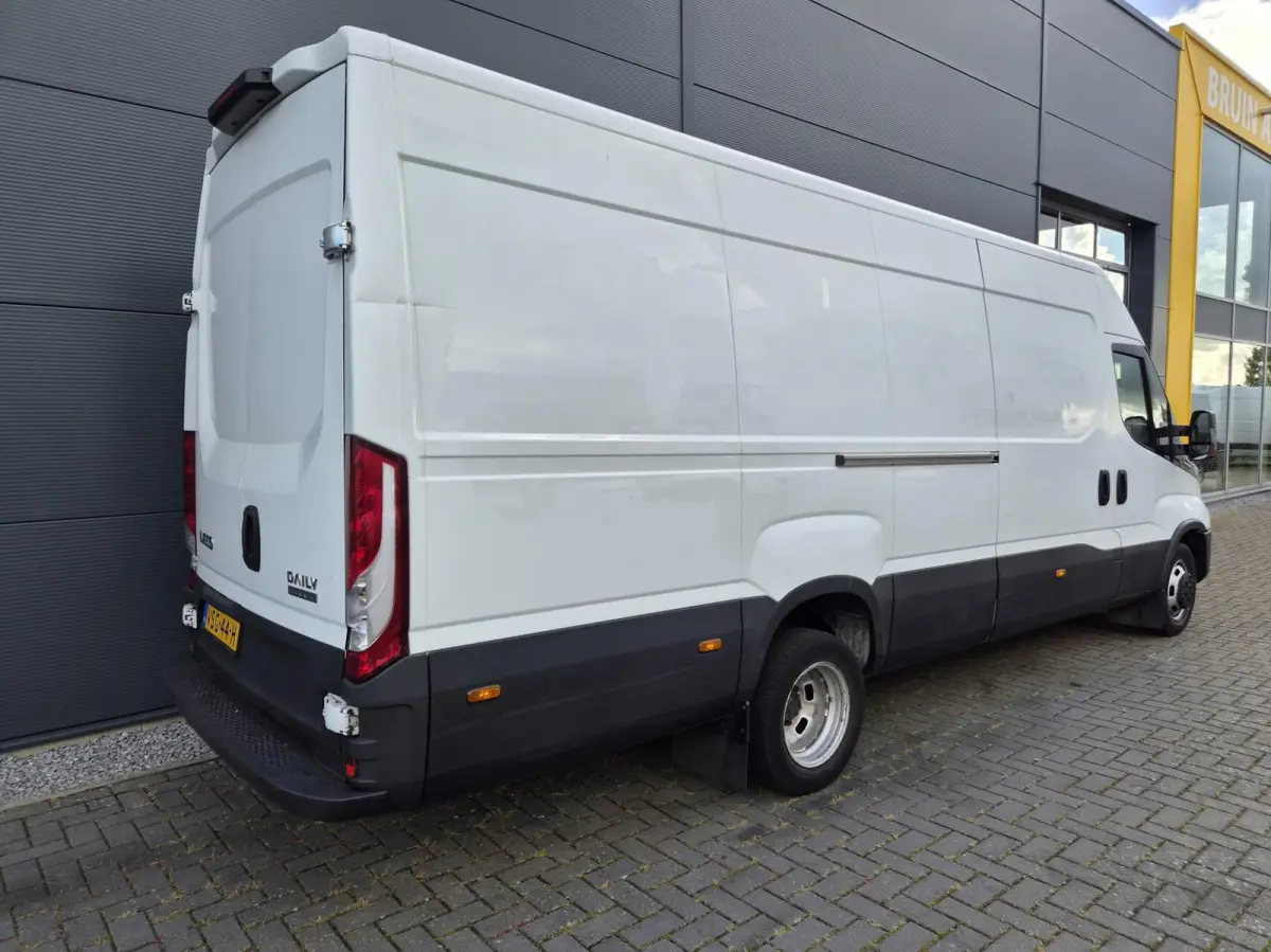 2.3 L4H2 Hi-Matic Automaat 157pk Uitklap lift