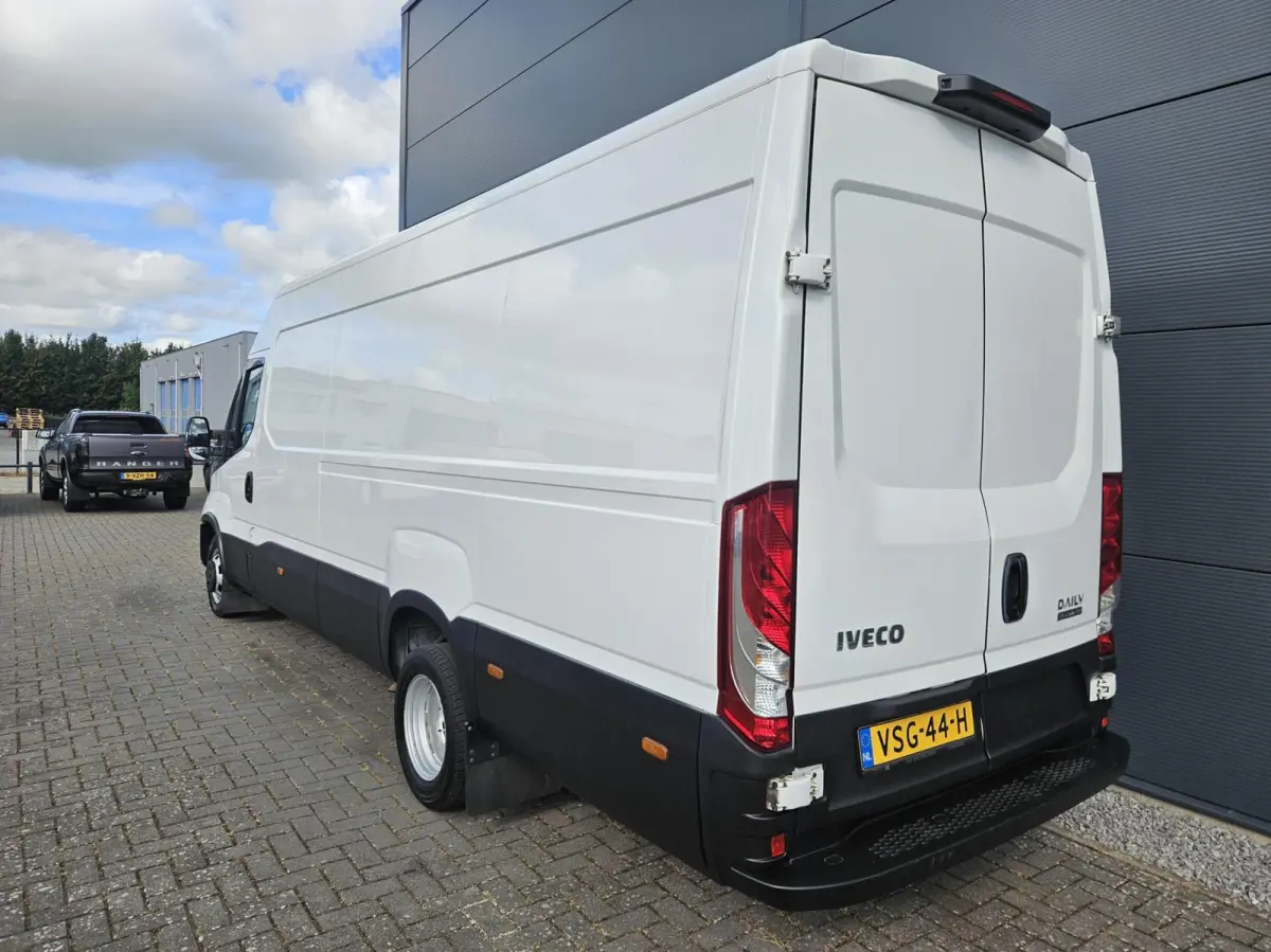2.3 L4H2Hi-Matic Dubbel lucht 157pk Uitklap lift
