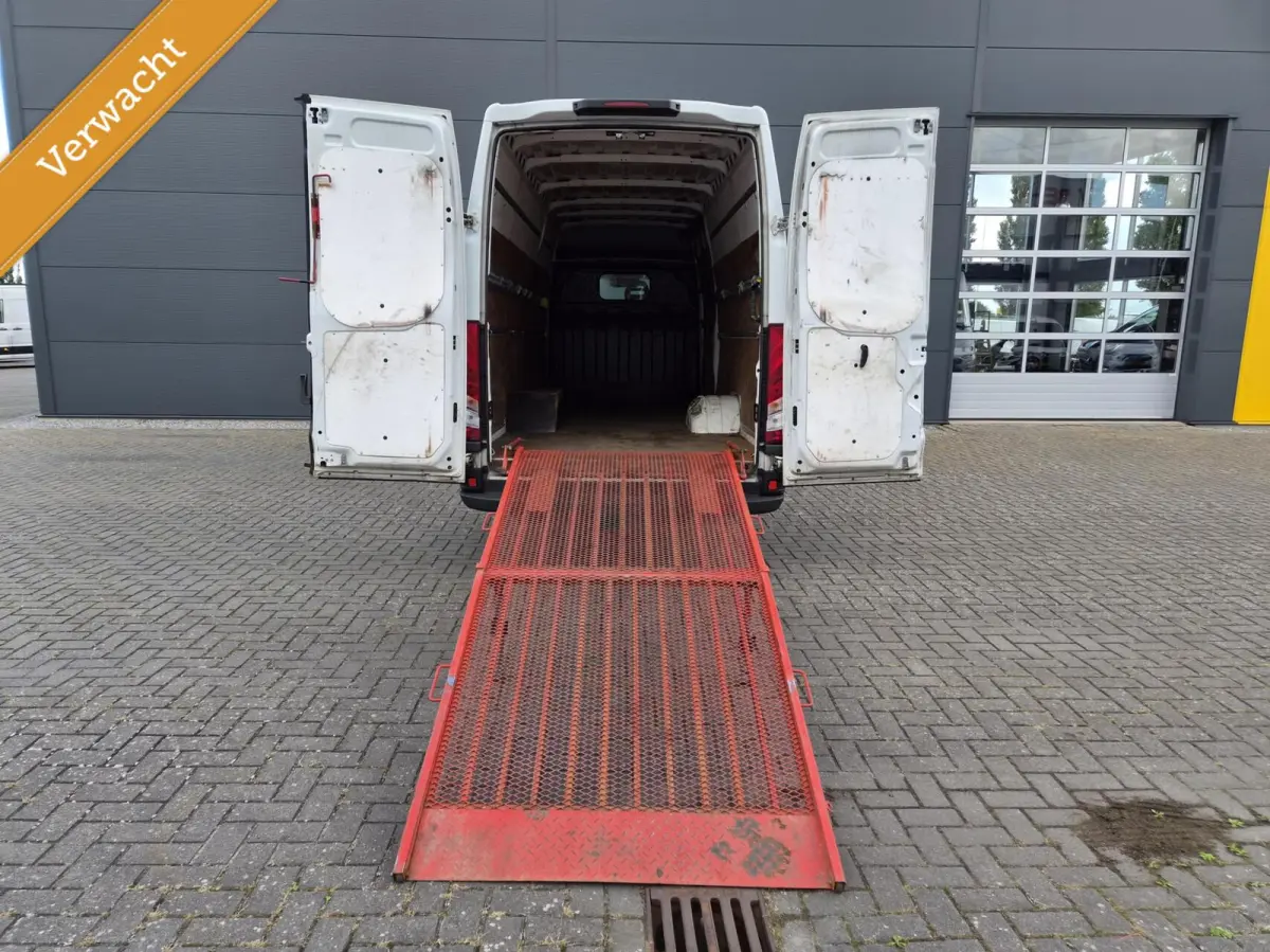 2.3 L4H2 Hi-Matic Automaat 157pk Uitklap lift