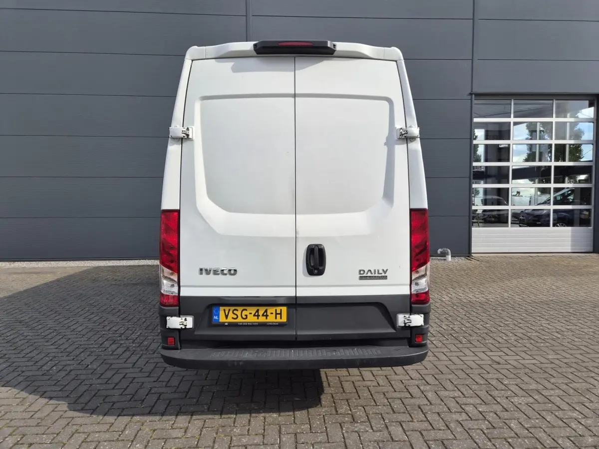 2.3 L4H2 Hi-Matic Automaat 157pk Uitklap lift