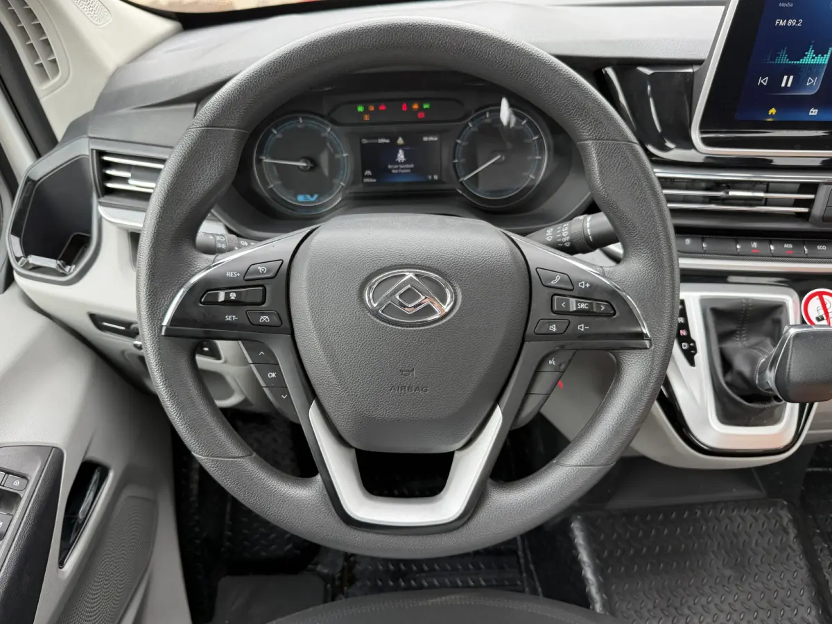 65kWh Elektrisch! L4 172km WLTP 204PK 80kw Snelladen Carplay Adaptieve Cruise Control LED Parkeersensoren voor Airco