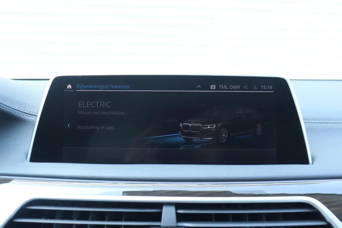 Sedan 745e | High Executive | Harman Kardon | Parking Assistant Plus | Head-Up | Laserlight | Soft-Close | SOH 86% | 19''LMV