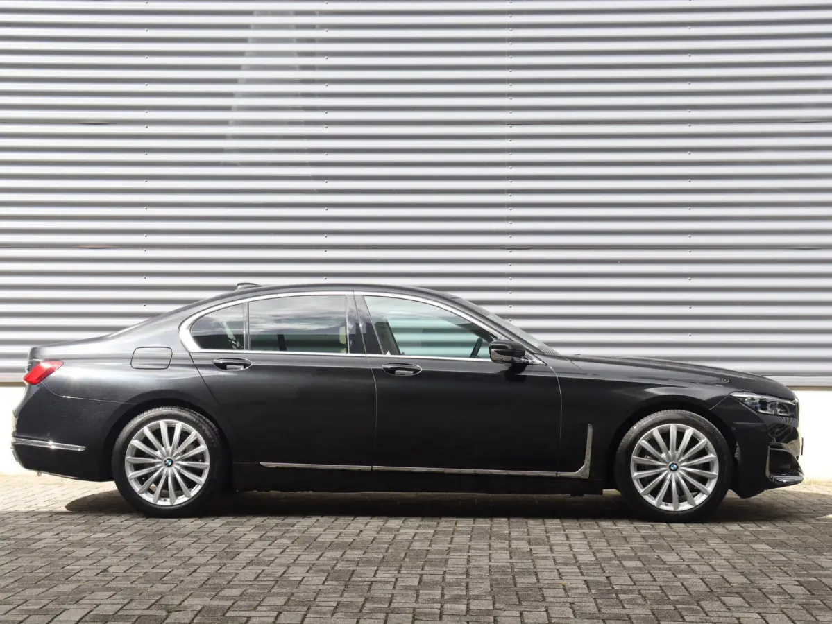 Sedan 745e | High Executive | Harman Kardon | Parking Assistant Plus | Head-Up | Laserlight | Soft-Close | 19''LMV