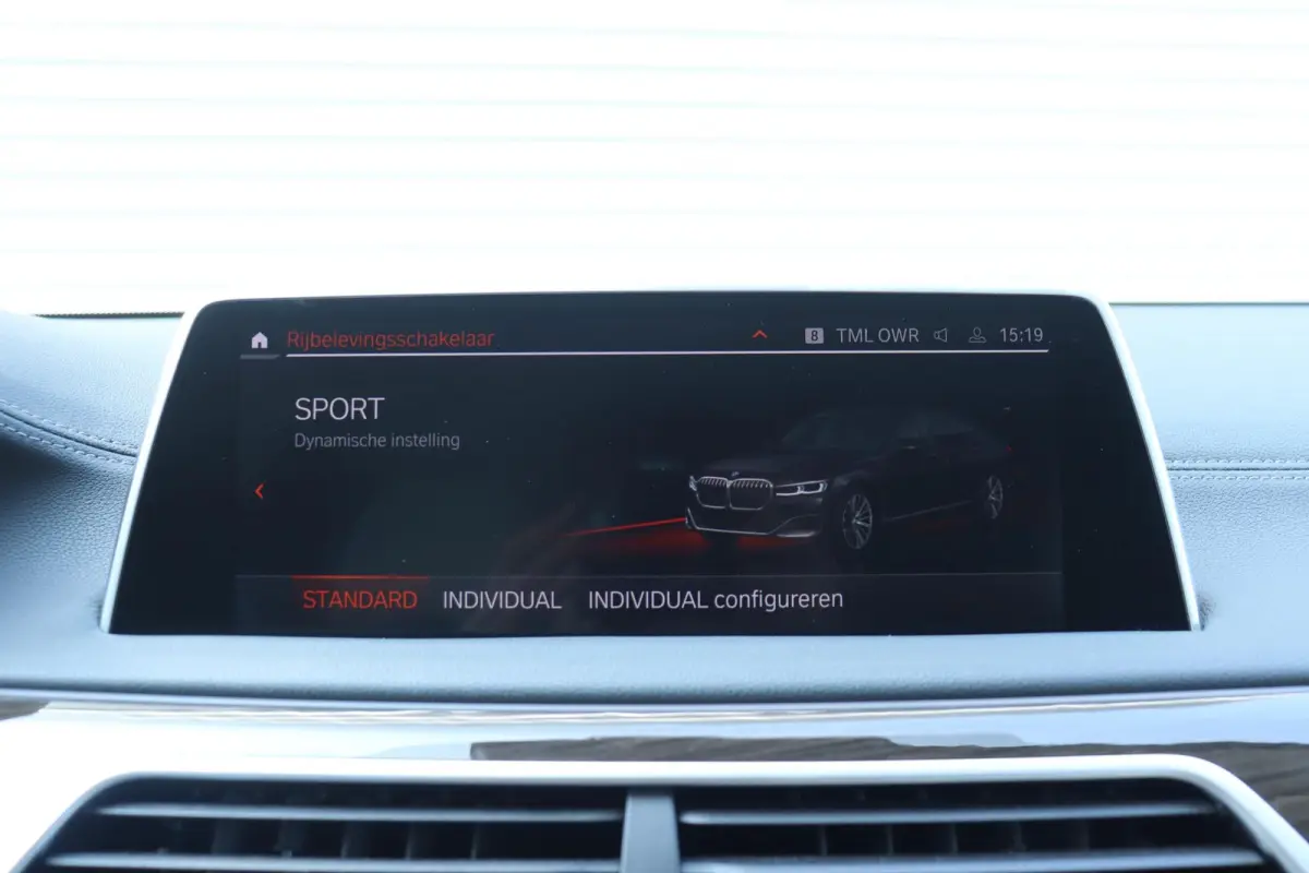 Sedan 745e | High Executive | Harman Kardon | Parking Assistant Plus | Head-Up | Laserlight | Soft-Close | SOH 86% | 19''LMV
