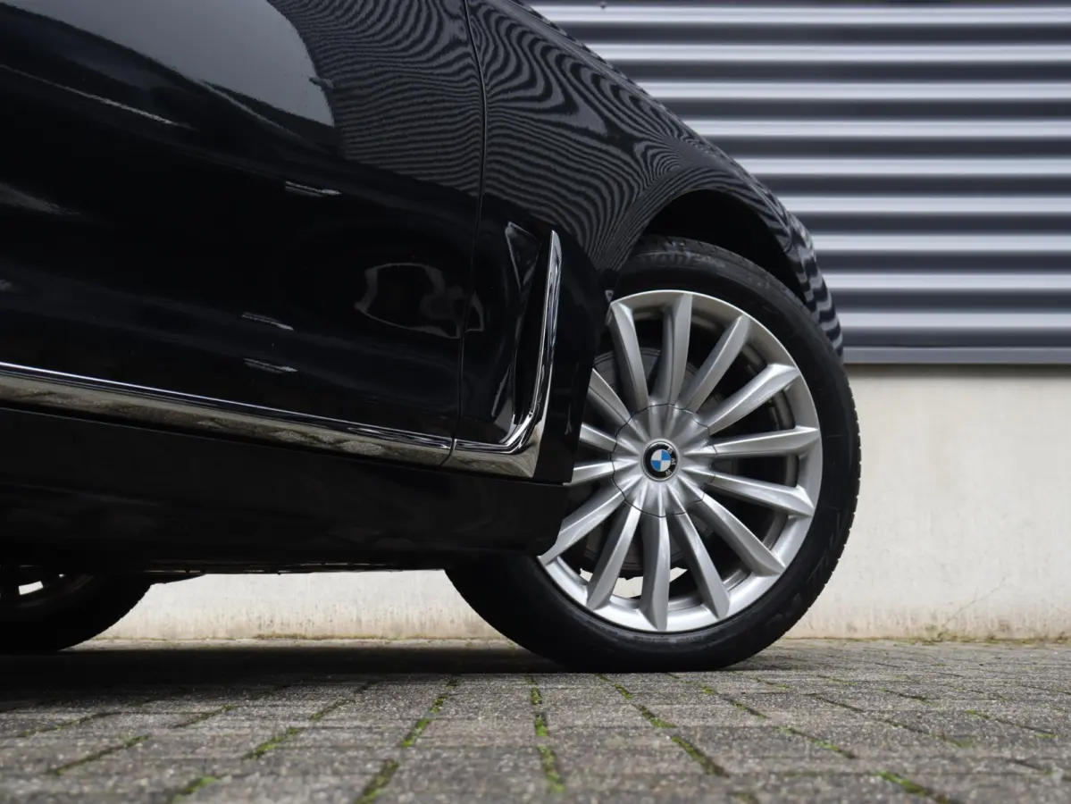 Sedan 745e | High Executive | Harman Kardon | Parking Assistant Plus | Head-Up | Laserlight | Soft-Close | 19''LMV