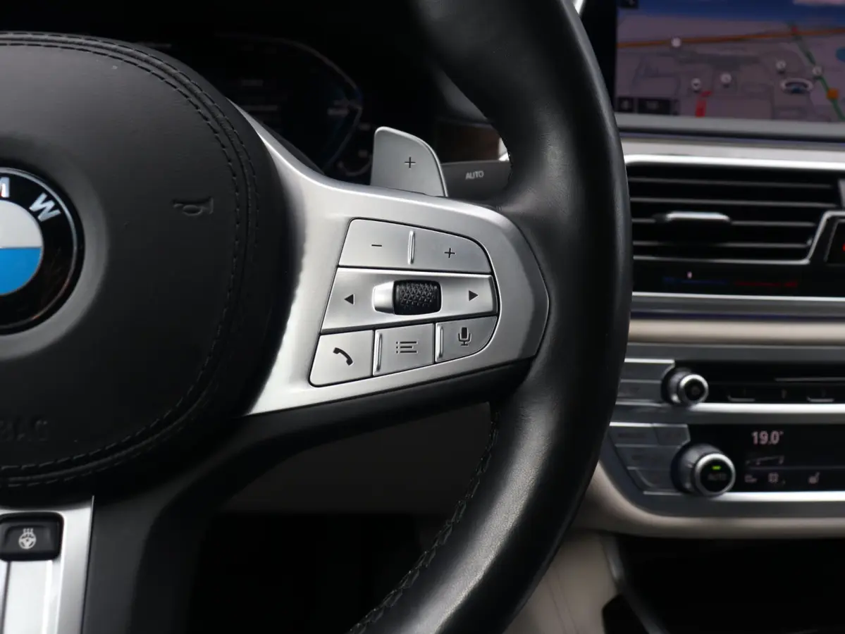 Sedan 745e | High Executive | Harman Kardon | Parking Assistant Plus | Head-Up | Laserlight | Soft-Close | SOH 86% | 19''LMV