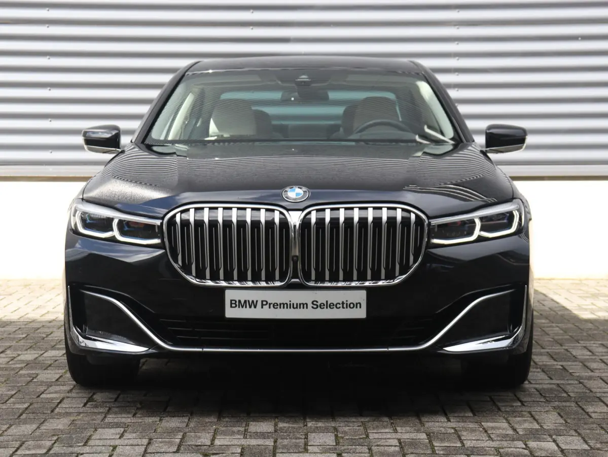 Sedan 745e | High Executive | Harman Kardon | Parking Assistant Plus | Head-Up | Laserlight | Soft-Close | 19''LMV
