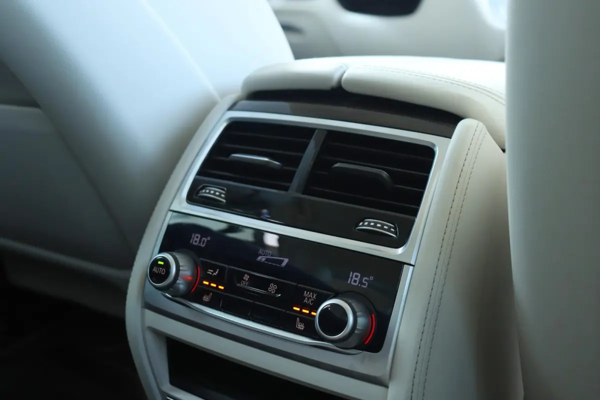 Sedan 745e | High Executive | Harman Kardon | Parking Assistant Plus | Head-Up | Laserlight | Soft-Close | SOH 86% | 19''LMV