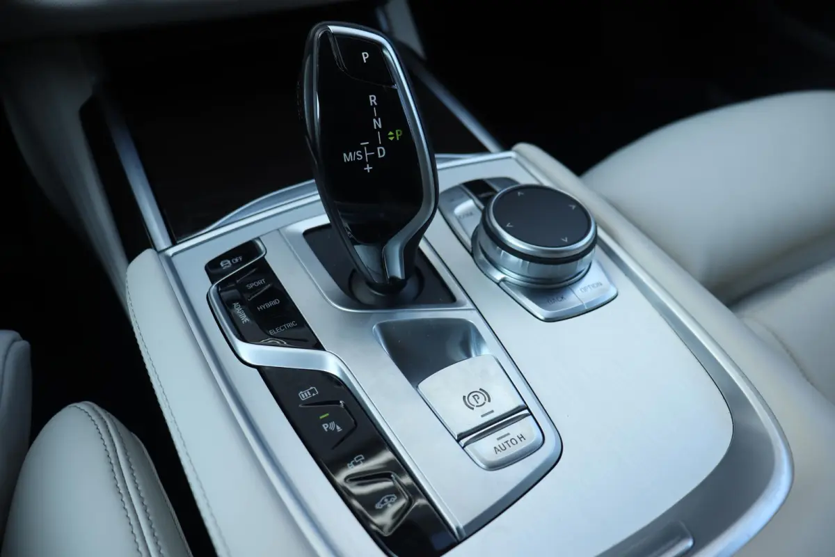 Sedan 745e | High Executive | Harman Kardon | Parking Assistant Plus | Head-Up | Laserlight | Soft-Close | SOH 86% | 19''LMV