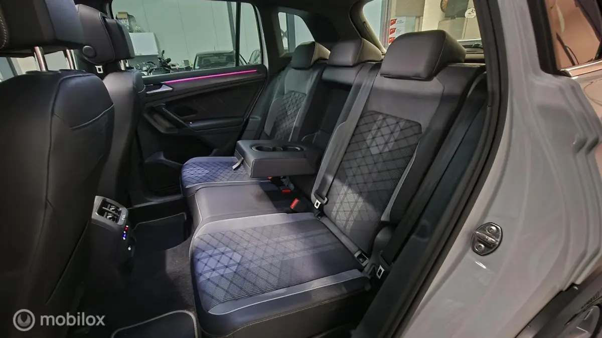 1.5 TSI R-Line PANO TREKHAAK iQ LIGHTS 1e EIGENAAR