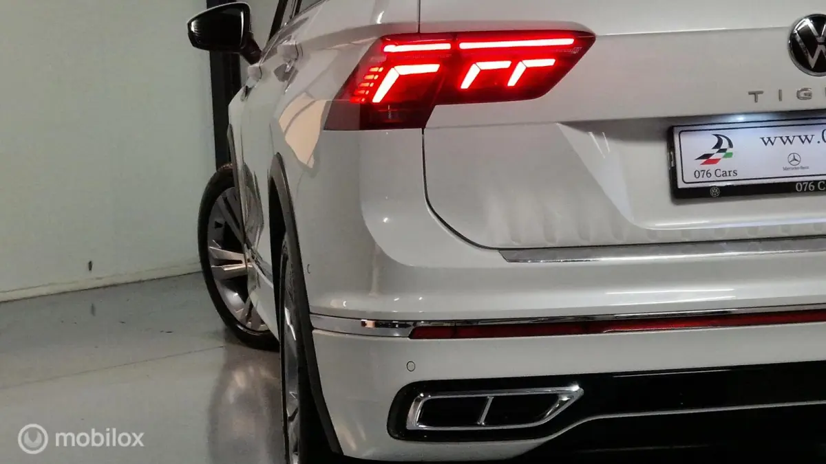 1.5 TSI R-Line PANO TREKHAAK iQ LIGHTS 1e EIGENAAR