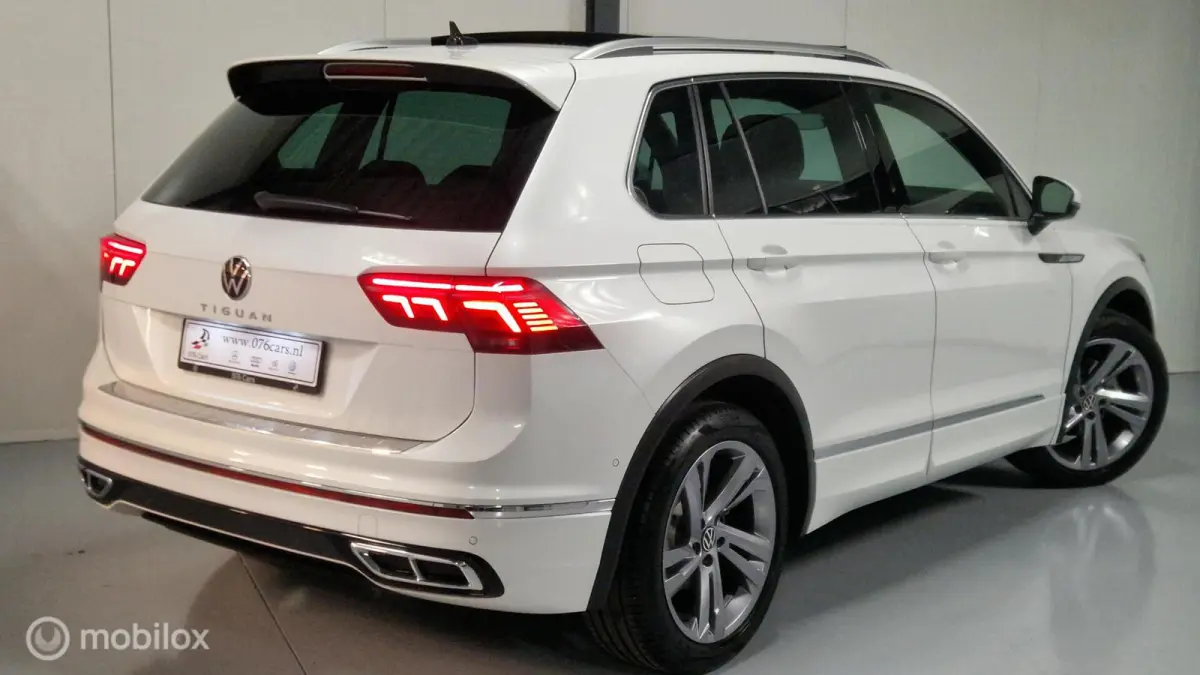 1.5 TSI R-Line PANO TREKHAAK iQ LIGHTS 1e EIGENAAR