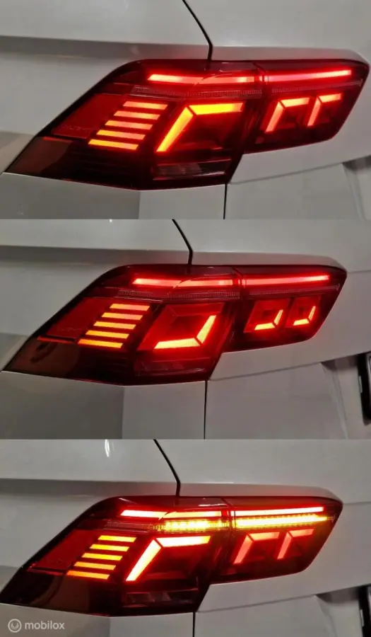 1.5 TSI R-Line PANO TREKHAAK iQ LIGHTS 1e EIGENAAR