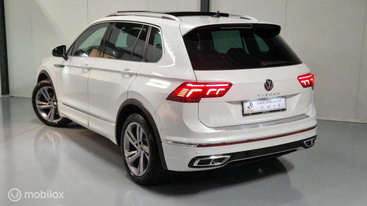 1.5 TSI R-Line PANO TREKHAAK iQ LIGHTS 1e EIGENAAR