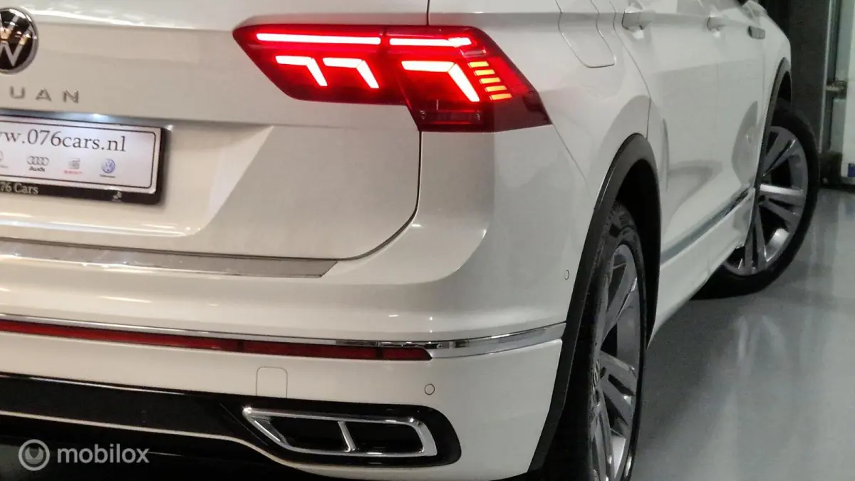 1.5 TSI R-Line PANO TREKHAAK iQ LIGHTS 1e EIGENAAR