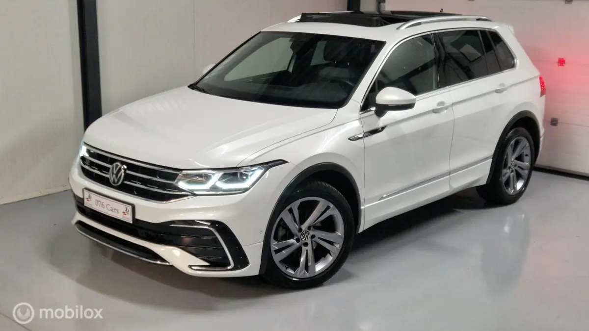 1.5 TSI R-Line PANO TREKHAAK iQ LIGHTS 1e EIGENAAR