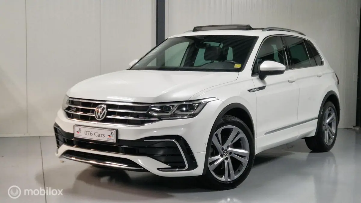 1.5 TSI R-Line PANO TREKHAAK iQ LIGHTS 1e EIGENAAR