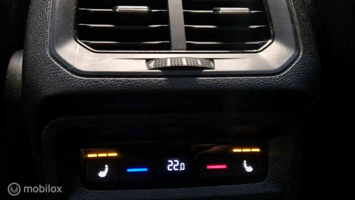 1.5 TSI R-Line PANO TREKHAAK iQ LIGHTS 1e EIGENAAR