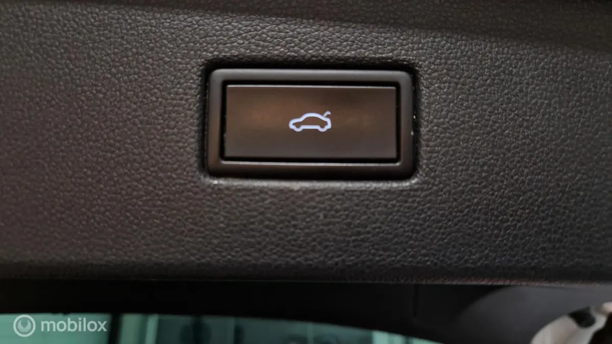 1.5 TSI R-Line PANO TREKHAAK iQ LIGHTS 1e EIGENAAR