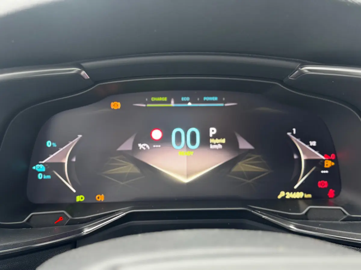 E-TENSE 225PK ESPRIT DE VOYAGE SOH 99,75% / NAVI / LEDER / CLIMA / FULL-LED / 19" LMV / PANO. DAK / KEYLESS / WINTERPAKKET / ADAPT. CRUISE / FULL OPTIONS !!