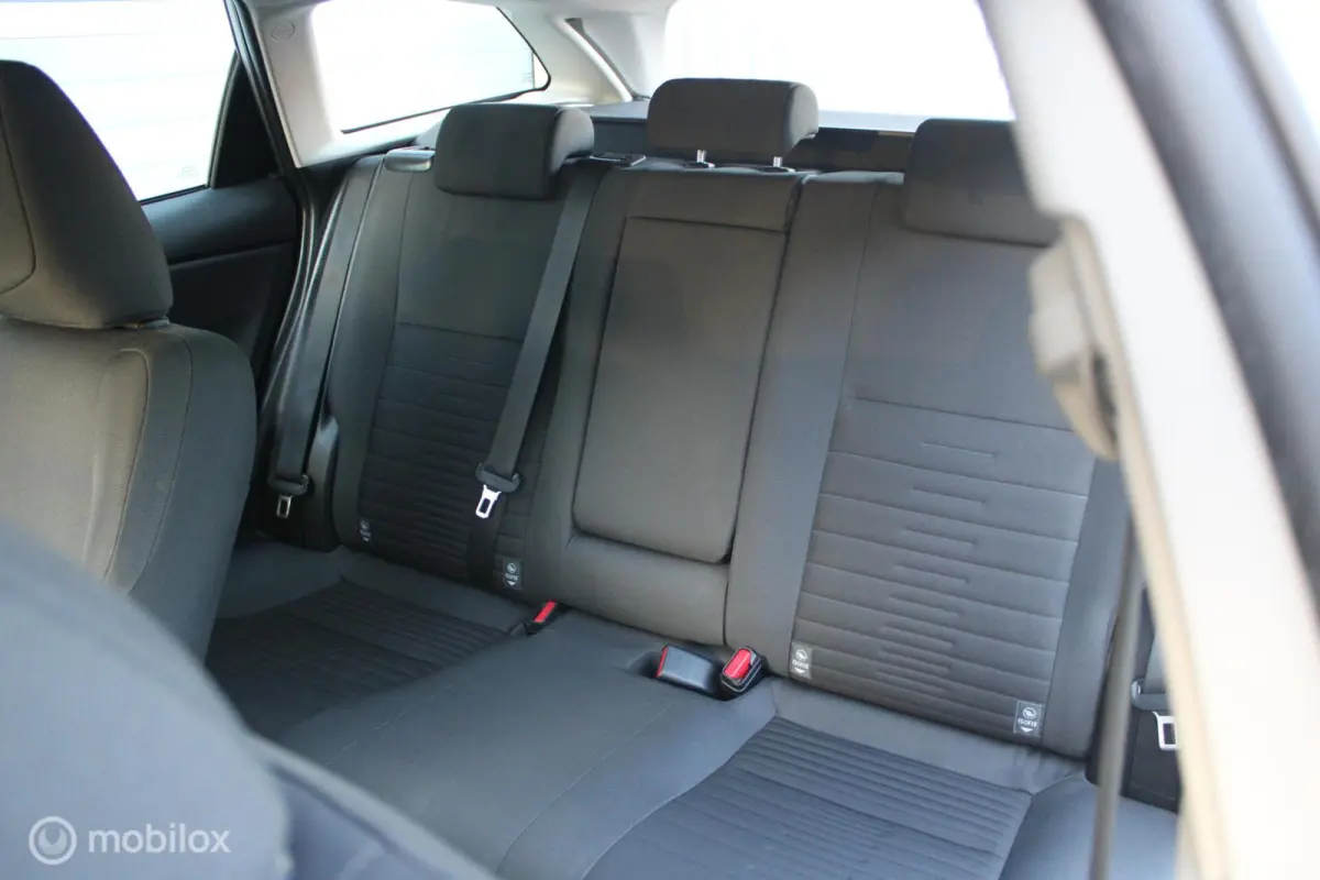 1.8 Hybrid Active | NL Auto Boekjes | Navigatie | Parkeersensoren achter.