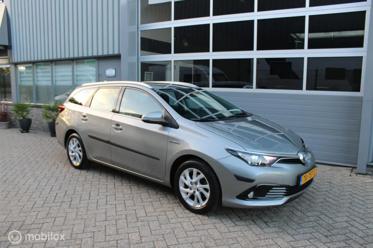 1.8 Hybrid Active | NL Auto Boekjes | Navigatie | Parkeersensoren achter.