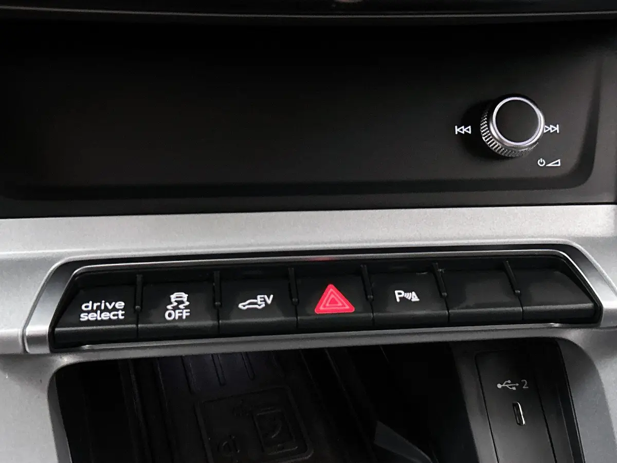 45 TFSI e Advanced Edition 245 PK l Adaptive cruise control l Camera l Navigatie plus l Climate control l Privacy glas | Apple Carplay | Android Auto l Elektr. instel. bestuurdersstoel l Sto
