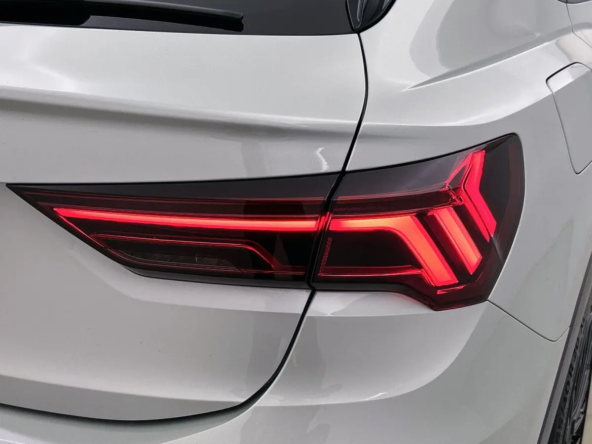 45 TFSI e Advanced Edition 245 PK l Adaptive cruise control l Camera l Navigatie plus l Climate control l Privacy glas | Apple Carplay | Android Auto l Elektr. instel. bestuurdersstoel l Sto