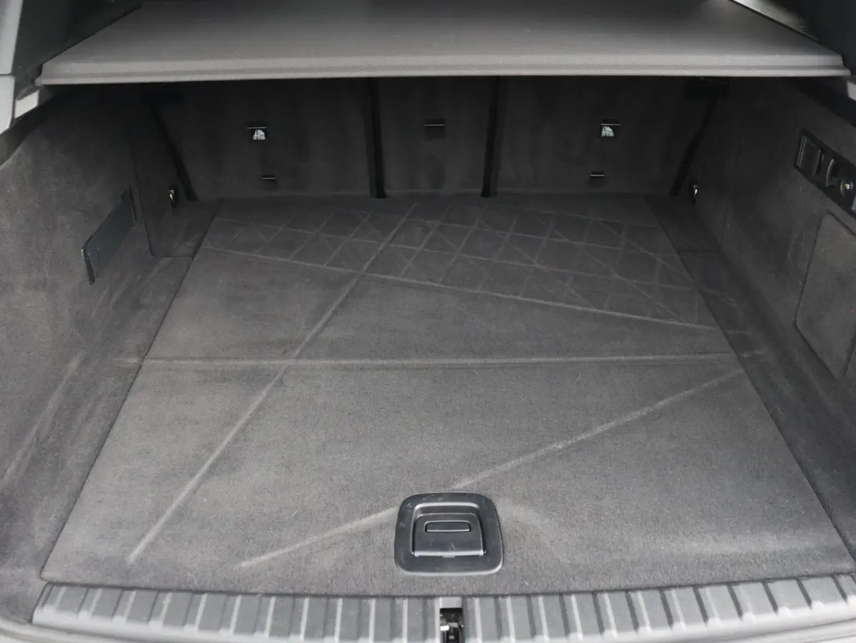 xDrive40 | High Executive | Sportpakket | Panodak Skylounge | Head-Up | Trekhaak | Driving Assistant Prof. | Harman Kardon | Laserlight | Soft Close | 22'' LMV