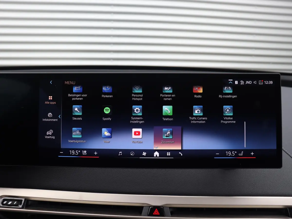xDrive40 | High Executive | Sportpakket | Panodak Skylounge | Head-Up | Trekhaak | Driving Assistant Prof. | Harman Kardon | Laserlight | Soft Close | 22'' LMV