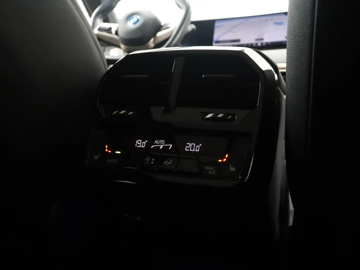 xDrive40 | High Executive | Sportpakket | Panodak Skylounge | Head-Up | Trekhaak | Driving Assistant Prof. | Harman Kardon | Laserlight | Soft Close | 22'' LMV