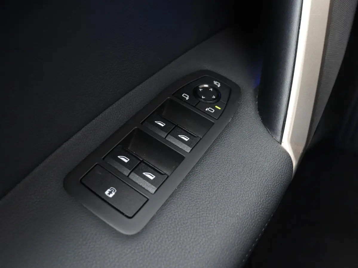 xDrive40 | High Executive | Sportpakket | Panodak Skylounge | Head-Up | Trekhaak | Driving Assistant Prof. | Harman Kardon | Laserlight | Soft Close | 22'' LMV