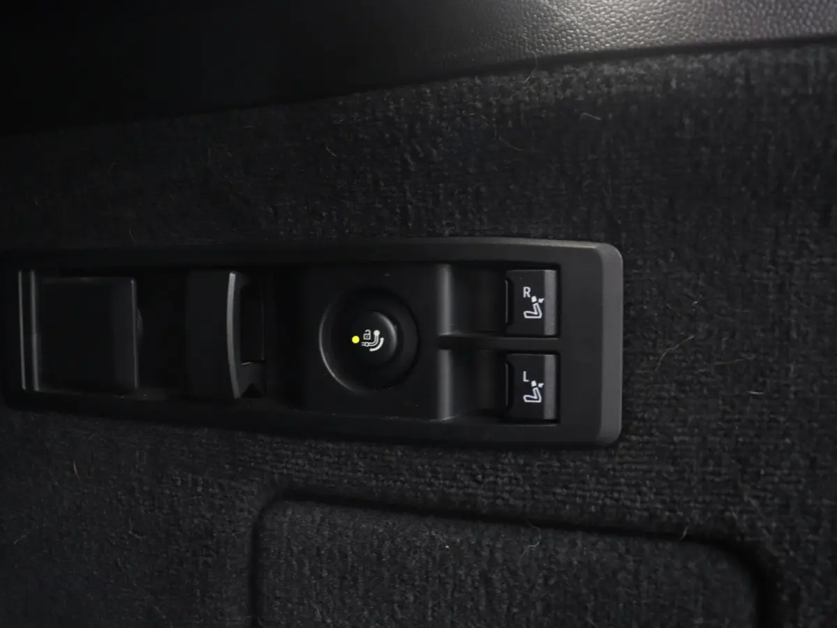 xDrive40 | High Executive | Sportpakket | Panodak Skylounge | Head-Up | Trekhaak | Driving Assistant Prof. | Harman Kardon | Laserlight | Soft Close | 22'' LMV