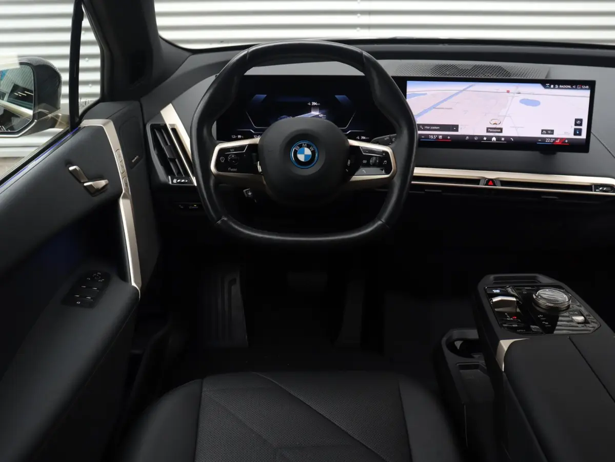 xDrive40 | High Executive | Sportpakket | Panodak Skylounge | Head-Up | Trekhaak | Driving Assistant Prof. | Harman Kardon | Laserlight | Soft Close | 22'' LMV