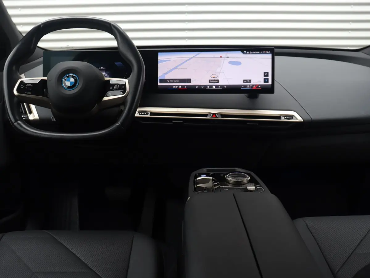xDrive40 | High Executive | Sportpakket | Panodak Skylounge | Head-Up | Trekhaak | Driving Assistant Prof. | Harman Kardon | Laserlight | Soft Close | 22'' LMV
