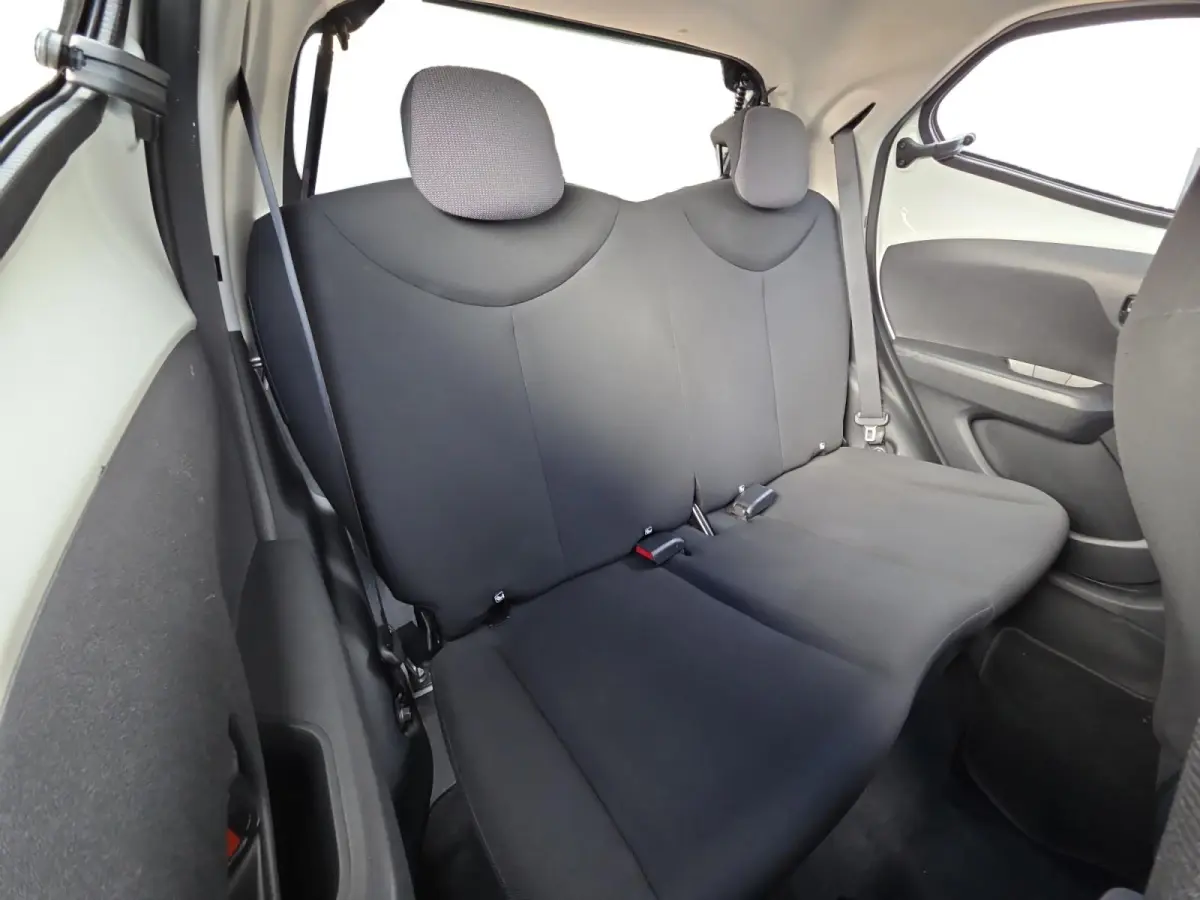 1.0 VVT-i x-fun | Airco | Cruise Control | 12 Maanden BOVAG Garantie |