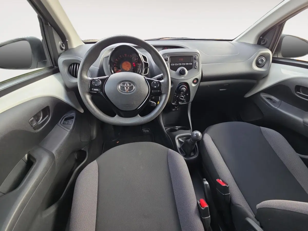 1.0 VVT-i x-fun | Airco | Cruise Control | 12 Maanden BOVAG Garantie |