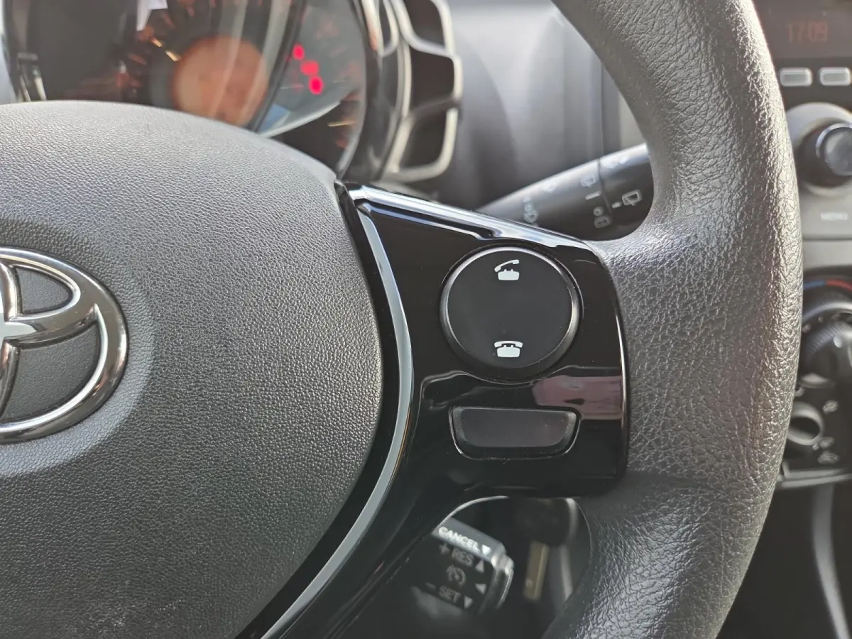 1.0 VVT-i x-fun | Airco | Cruise Control | 12 Maanden BOVAG Garantie |