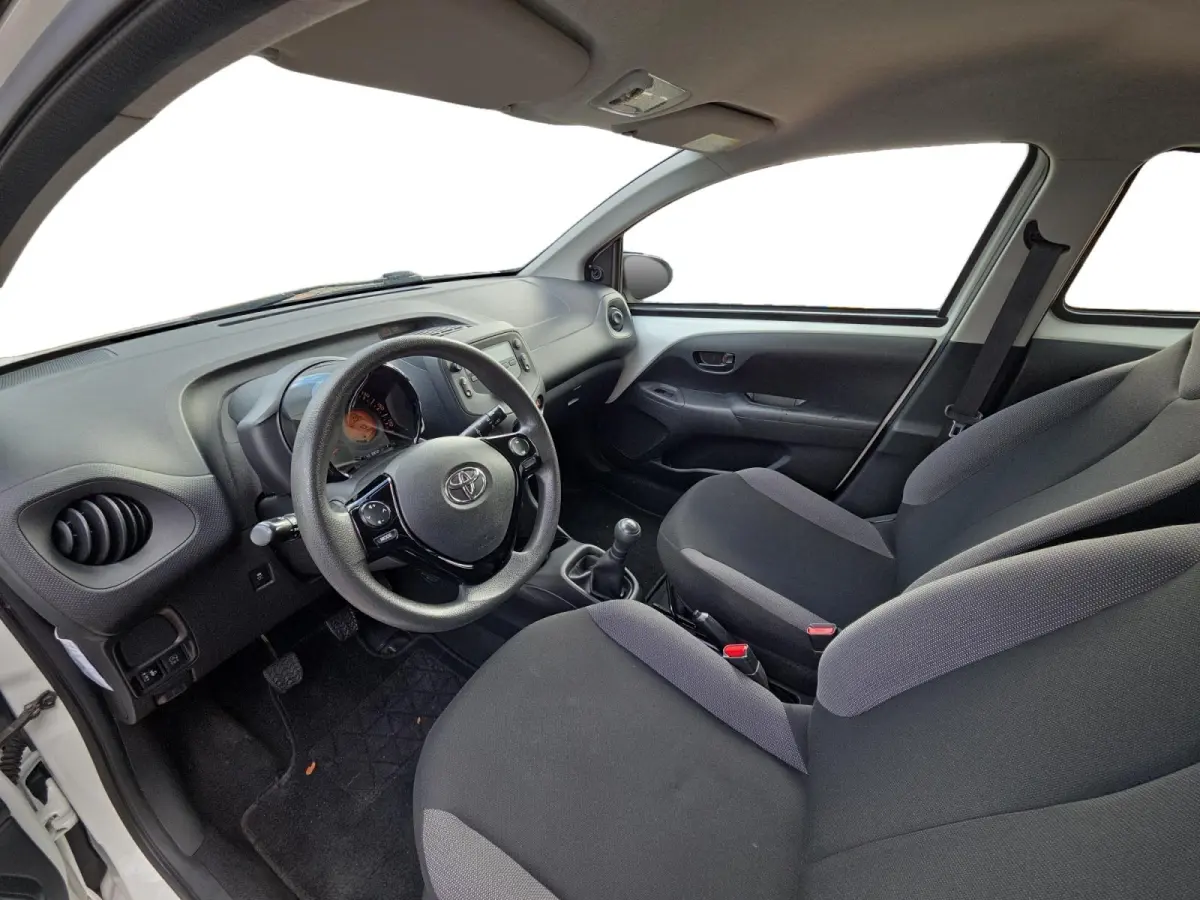 1.0 VVT-i x-fun | Airco | Cruise Control | 12 Maanden BOVAG Garantie |