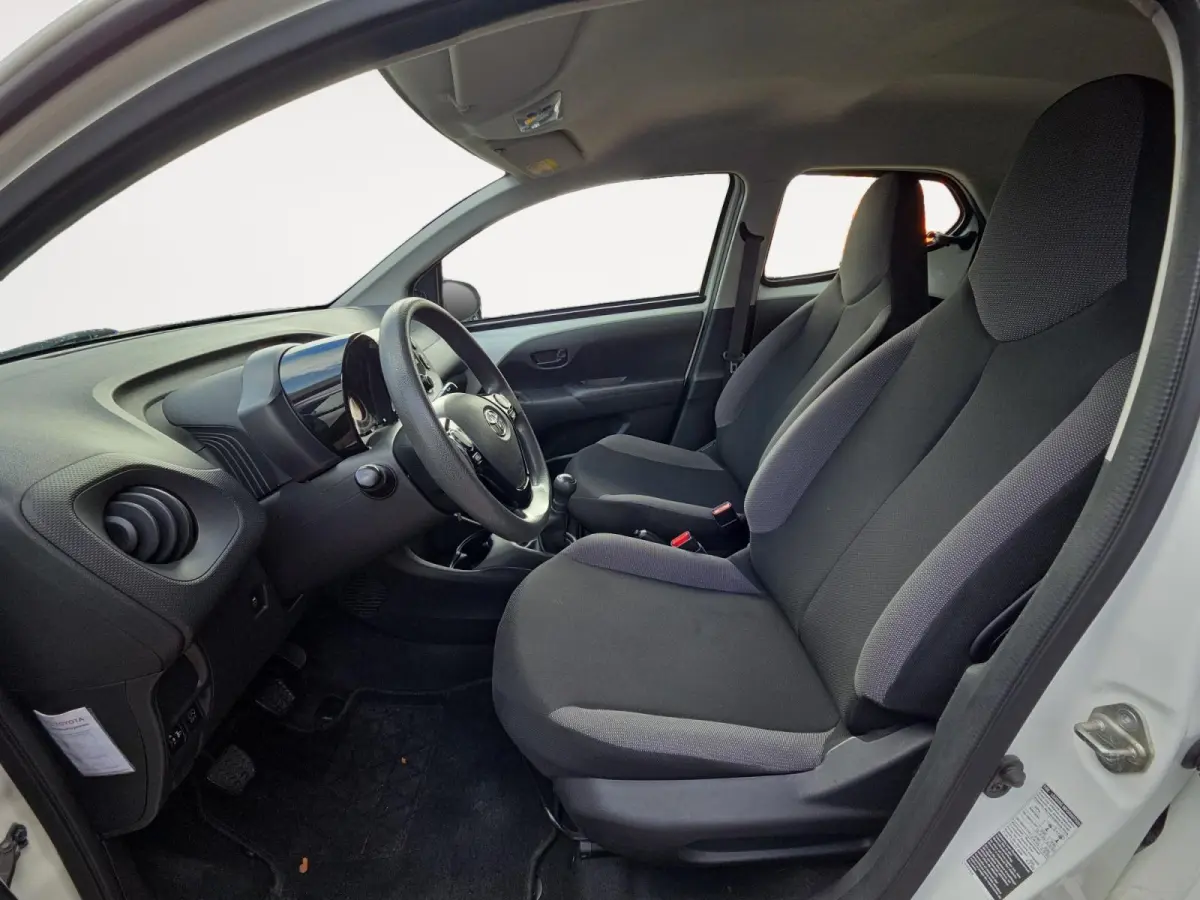 1.0 VVT-i x-fun | Airco | Cruise Control | 12 Maanden BOVAG Garantie |