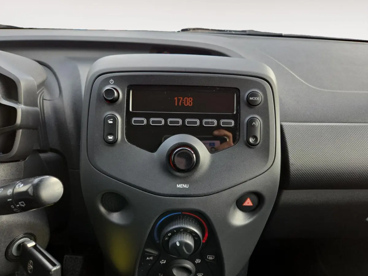 1.0 VVT-i x-fun | Airco | Cruise Control | 12 Maanden BOVAG Garantie |