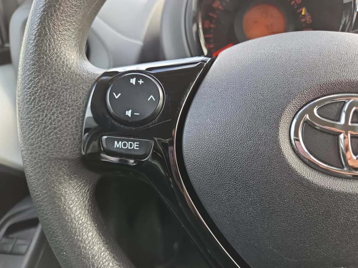 1.0 VVT-i x-fun | Airco | Cruise Control | 12 Maanden BOVAG Garantie |