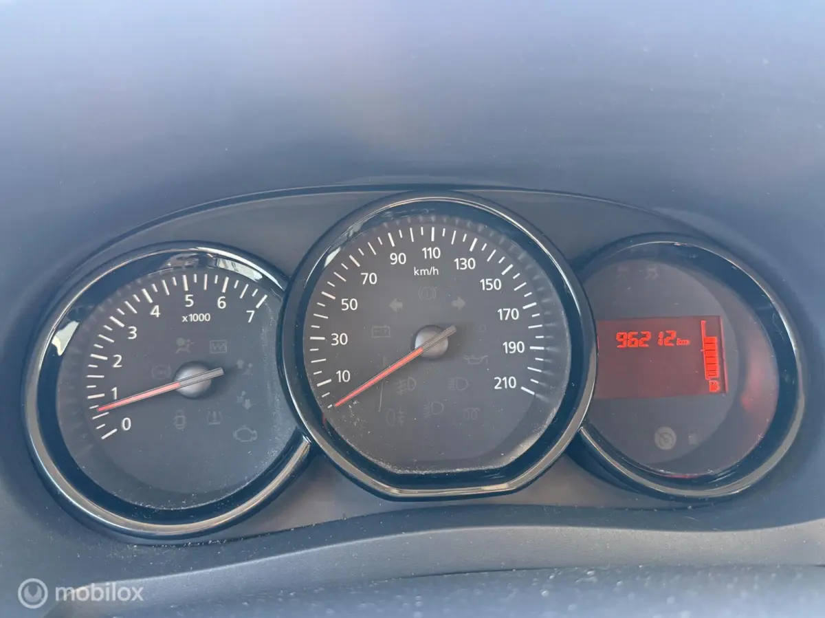 bestel 1.6 MPI 100 Access | Benzine | 96.180 km | Marge