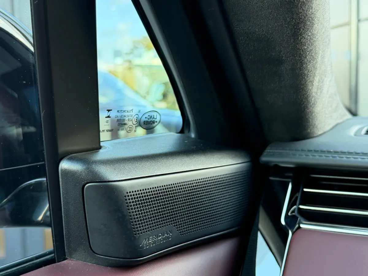 P550e Autobiography | Vierwielsturing | El. trekhaak | 23 Inch | Head-up | Softclose |  Massage | Meridian 3D